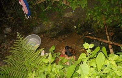 Giải mã bí ẩn sơn nữ xinh như mộng nhờ... tắm tiên - 1 Đẹp như công chúa nhờ tắm tiên