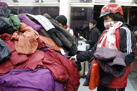 Áo phao hút khách 