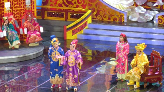 "Táo quân 2013" vẫn được phát trên truyền hình - 1 Một cảnh trong Táo quân 2013