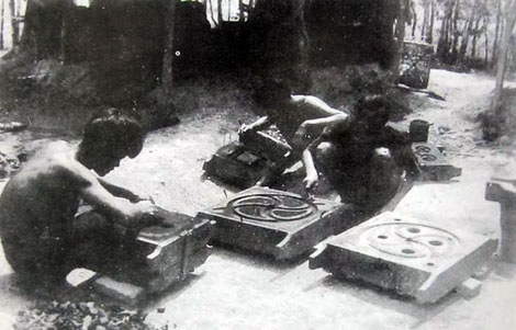  Một công binh xưởng của quân ta năm 1950.