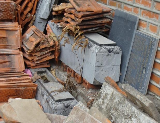 Những chuyện kinh dị về “hồn ma cung nữ đòi nợ” ở Yên Tử - 4 Những phiến đá được trả lại cho chùa Giải Oan.