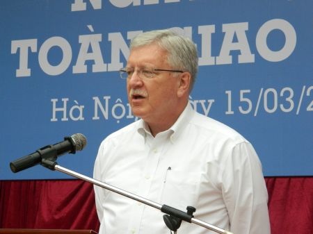 GS David Melton phát biểu tại ngày hội