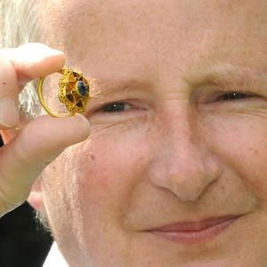 Greenhorn và chiếc nhẫn.