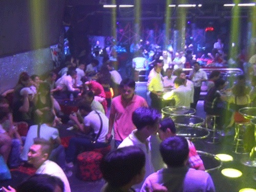 Vũ trường, bar: Chưa đánh đã động