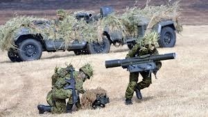 Nhật Bản "chơi rắn", Trung Quốc kêu la - 2 Lực lượng phòng vệ Nhật Bản thời gian gần đây liên tục diễn tập chiếm đảo và phòng ngự chống đổ bộ.