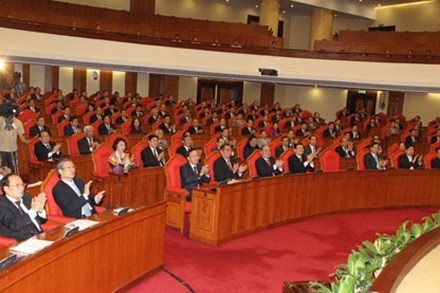 Dân mong muốn Trung ương đoàn kết, thống nhất cao trong hành động - 1 Các đồng chí lãnh đạo Đảng, Nhà nước và các đại biểu dự lễ bế mạc hội nghị.