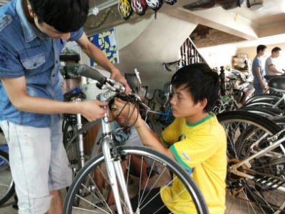 Doanh nhân "chê" xế hộp bạc tỷ, hồ hởi đi làm bằng xe đạp - 1 Doanh nhân chê xế hộp bạc tỷ, hồ hởi đi làm bằng xe đạp