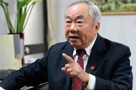 Các đồng chí lãnh đạo Đảng, Nhà nước và các đại biểu dự lễ bế mạc hội nghị.