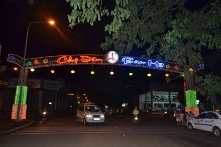 Chợ đêm Ban Mê: Chủ đầu tư “ôm nợ” bỏ trốn, tiểu thương hoang mang - 1 Chợ đêm Ban Mê. Ảnh: Hữu Phúc