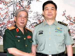 Thượng tướng Nguyễn Chí Vịnh gặp Bộ trưởng quốc phòng TQ - 1 Thứ trưởng Nguyễn Chí Vịnh chào xã giao Bộ trưởng Quốc phòng Trung Quốc. (Ảnh: TTXVN)