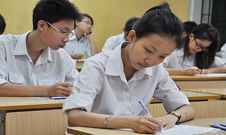 Những bài văn tốt nghiệp "đau đớn lòng" - 1 Thí sinh trước giờ thi môn Văn tốt nghiệp THPT 2013. (Ảnh: Văn Chung)