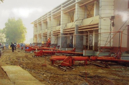 “Thần đèn” Đỗ Quốc Khánh và những “màn hô biến” thần sầu - 2 Hiện trường khu nhà 3.000 tấn và là công trình được xét kỷ lục Việt Nam năm 2008.