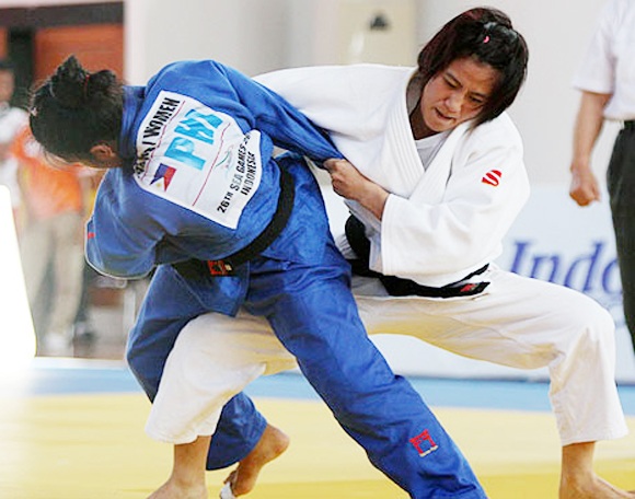 “Nữ hoàng” Judo Việt Nam giành HCV châu Á môn… Kurash - 1 Ngọc Tú (phải) lần đầu giành HCV ở môn tay ngang - Kurash