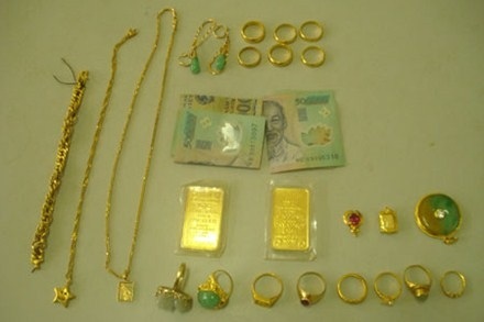 Tổng trị giá tài sản gần 200 triệu đồng.