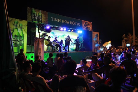Huda Gold "đốt nóng" mùa hè miền Trung bằng chuỗi show hoành tráng - 1 Show diễn Tinh hoa hội tụ của Huda Gold