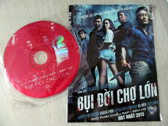 Thu hồi được quá ít băng đĩa phim “Bụi đời Chợ Lớn” - 1 Đĩa lậu phim Bụi đời Chợ Lớn muốn mua là có, nhưng thu hồi thì... rất khó!