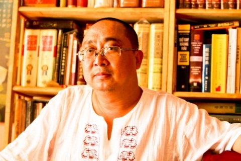 "Đàm Vĩnh Hưng mượn khán giả làm rào chắn" - 1 Nhạc sĩ Tuấn Khanh