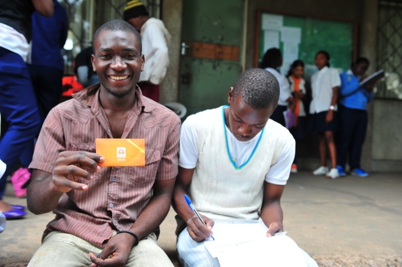 Niềm vui của người dân Mozambique khi sóng di động đến cả với những vùng xa xôi, hẻo lánh