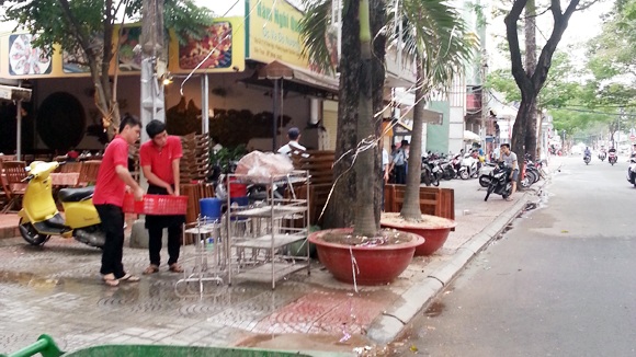 Hé lộ những tình tiết mới về đại ca Long "vàng" bị thanh toán bằng axít - 1 Hiện trường nơi Long “vàng” bị tạt axít là một quán ăn ngay giữa trung tâm TP.HCM