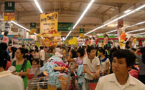 Thực phẩm tại chợ đua tăng giá