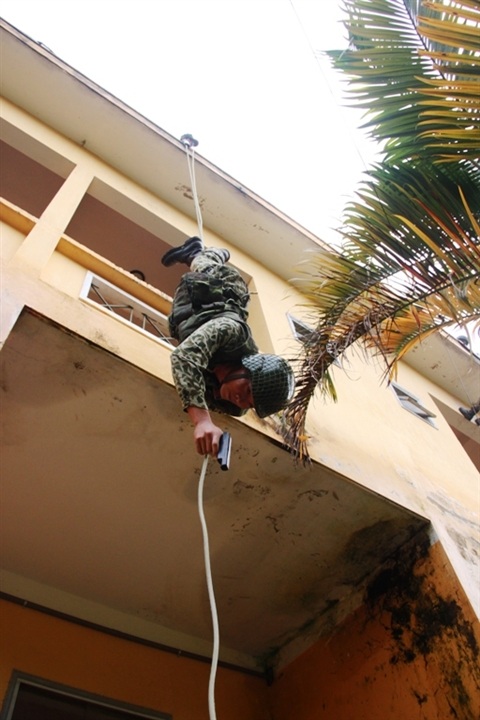 Kỹ thuật trượt thẳng tạo hiệu quả tác chiến cao..