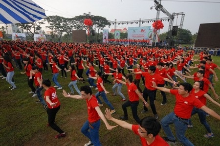 Hàng vạn bạn trẻ miền Tây hứng khởi với “Tôi là sinh viên 2013” - 1 Giới trẻ miền Tây tưng bừng với “Tôi là sinh viên 2013”