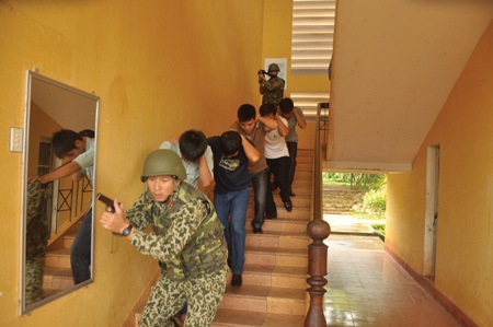 Những hy sinh thầm lặng