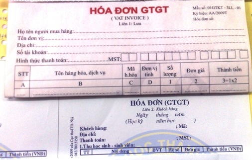 Thành lập doanh nghiệp, in hóa đơn rồi… trốn - 1 Không khó để mua hóa đơn VAT trên mạng.