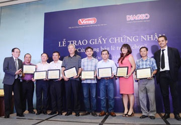 An tâm mua sắm cuối năm với “Cửa hàng tuyển chọn”