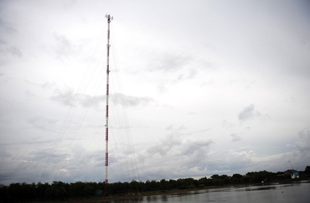 Cột mốc chủ quyền vô hình ở cực Tây Nam tổ quốc - 2 Chiến sĩ biệt động Hà Tiên năm xưa bên cột mốc chủ quyền nơi biên giới.