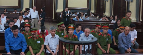 Vụ án tham nhũng tại ALC II: Bác bào chữa của LS, đề nghị tử hình 2 bị cáo - 1 Các bị cáo trong vụ án tham nhũng tại ALC II