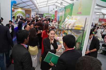 16 doanh nghiệp Việt đem chuông đi đánh xứ Dubai - 2 Giang hàng của các DN thu hút khách