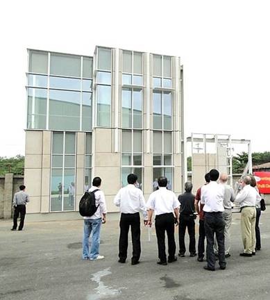 Eurowindow giới thiệu vách kính "khủng" tại triển lãm VietBuild 2014 - 2 Đoàn kiểm tra đánh gia cao mẫu thiết kế, kỹ thuật, mỹ thuật ngoại quan của Eurowindow