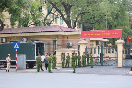 Bầu Kiên gầy rộc trước tòa, ông Trần Xuân Giá vắng mặt