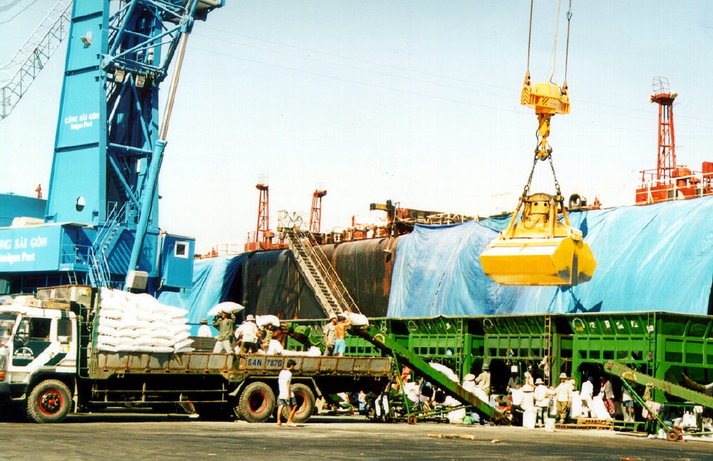 Đằng sau thành công của doanh nghiệp xuất nhập khẩu - 1 Dịch vụ tài trợ thương mại góp phần quan trọng vào thành công của các DN XNK