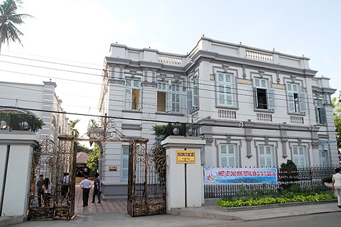 Ngắm dinh thự của đại công tử “đốt tiền để nấu chè” - 2 Ngắm dinh thự của đại công tử “đốt tiền để nấu chè”