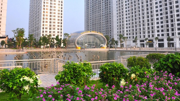 Vì sao căn hộ Times City “sốt” trở lại? - 1 Môi trường sống tốt với nhiều tiện ích sát sườn là điểm cộng lớn của Times City