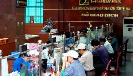 Bắt nguyên ủy viên Hội đồng Thành viên Agribank - 1 Giao dịch tại Agribank