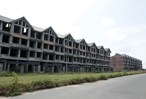 Làng Pháp bỏ hoang và nỗi ám ảnh dân giàu Hà Nội - 7 Dự án mới chỉ thi công được một phần, còn lại đang ngổn ngang, bỏ không