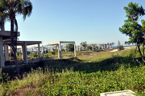 Dự án “bánh vẽ” hơn 300 triệu đô bên bờ biển Đà Nẵng bỏ hoang nhiều năm nay.