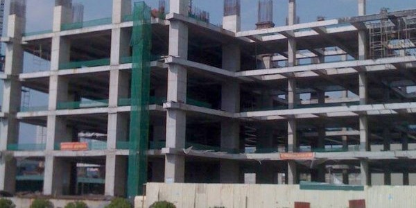 Tập đoàn kinh tế: Công ty mẹ phải có 10.000 tỷ đồng - 1 Nhiều tập đoàn liêu xiêu vì bất động sản. Ảnh TL