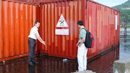 Vì sao chưa chuyển được 7.000 lít dầu nhiễm chất siêu độc?