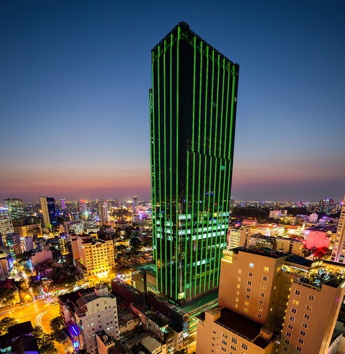 Saigon Times Square vào ban đêm