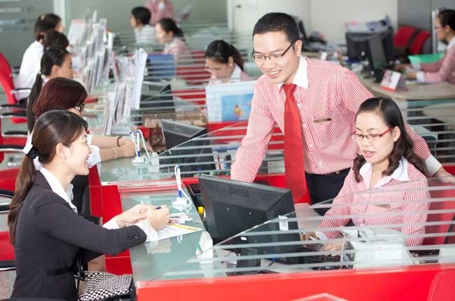 Nhân lực ngân hàng: “Hớt váng” hay phát triển từ gốc? - 1 Phát triển nhân lực là bài toán lớn đối với các DN muốn phát triển bền vững