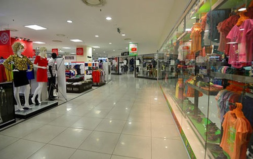 Cảnh đìu hiu tại một trung tâm mua sắm