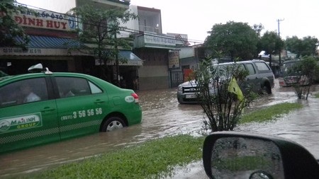 10 người chết và mất tích do mưa lũ - 7