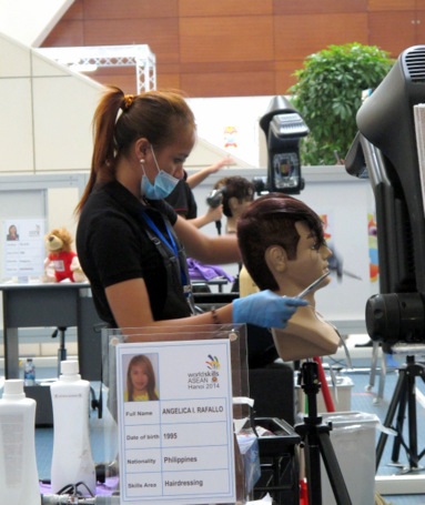 Môn thiết kế kiểu tóc thu hút nhiều ứng viên nữ