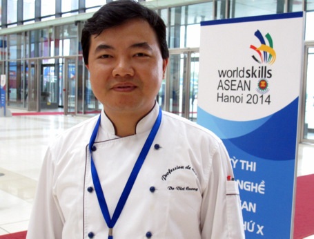 Ông Đỗ Việt Cường - chuyên gia giám sát nghề nấu ăn