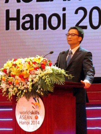 Phó Thủ tướng Vũ Đức Đam đánh giá cao sự tinh thần thi đấu của các thí sinh