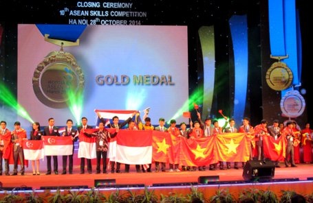 Các thí sinh nhận huy chương bạc của Kỳ thi tay nghề Asean lần thứ 10
